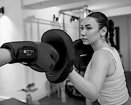 studyo-pilates-bostanli-kickboks